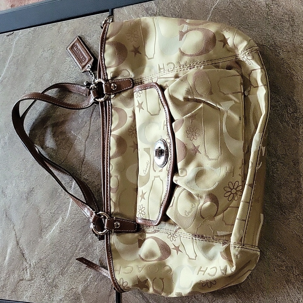 Coach tan shoulder bag